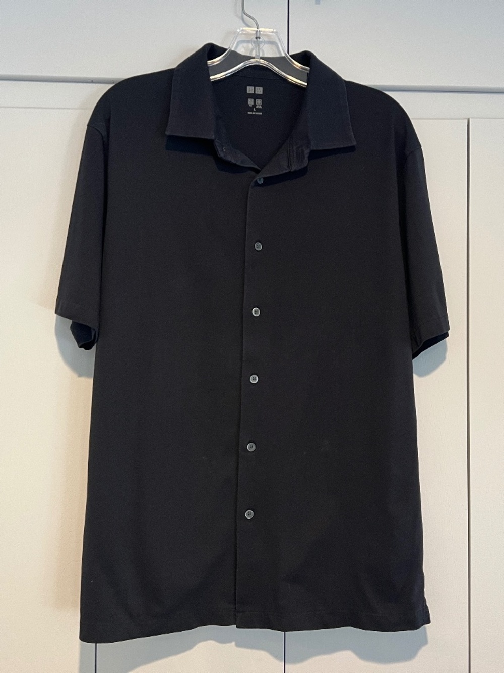 Men's Black Uniqlo AIRism Jersey Short Sleeve Button Front Polo Shirt L